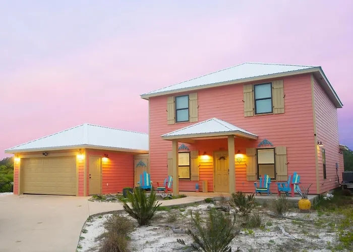 Holiday home Walk To Beach, Secluded, Gazebo With Grill, 1gig Wifi, Washer And Dryer, Games Gulf Shores