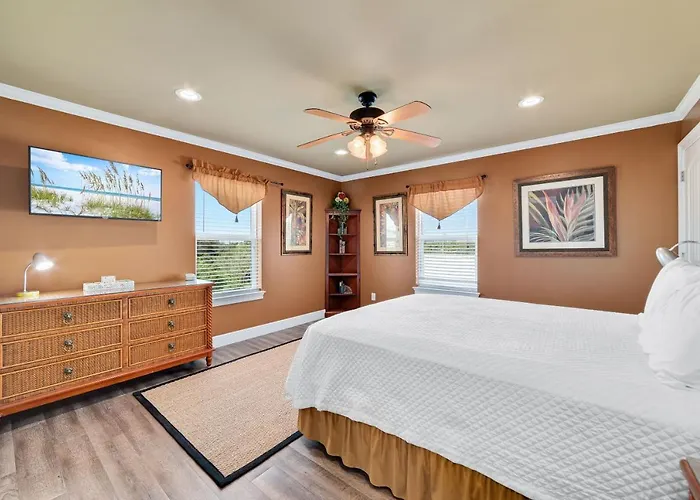 Holiday home Walk To Beach, Secluded, Gazebo With Grill, 1gig Wifi, Washer And Dryer, Games Gulf Shores