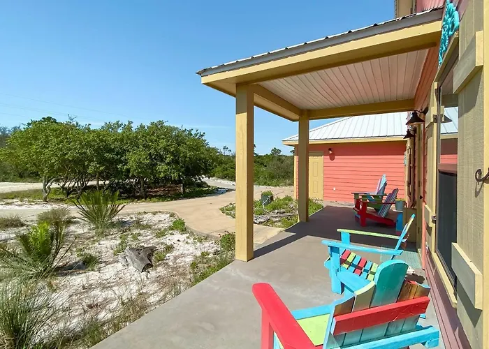 Walk To Beach, Secluded, Gazebo With Grill, 1gig Wifi, Washer And Dryer, Games Holiday home