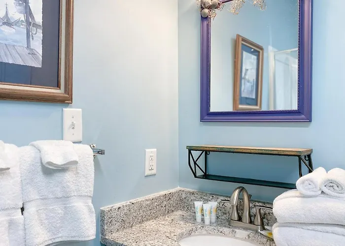 Walk To Beach, Secluded, Gazebo With Grill, 1gig Wifi, Washer And Dryer, Games *