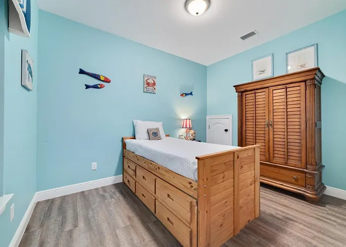 Holiday home Walk To Beach, Secluded, Gazebo With Grill, 1gig Wifi, Washer And Dryer, Games *